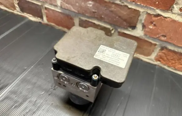 Audi A7 S7 4G ABS Pump 4G0907379Q 4G0614517AG