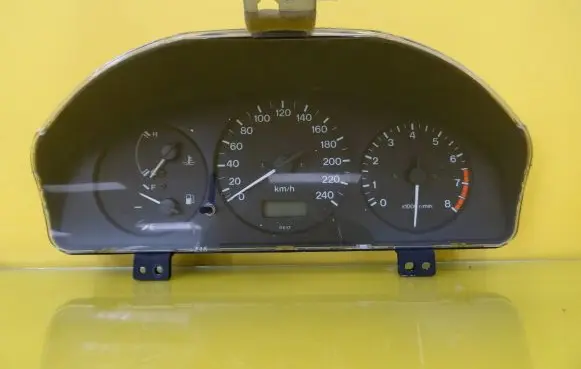 Mazda 626 Speedometer (instrument cluster) FDGE6VD