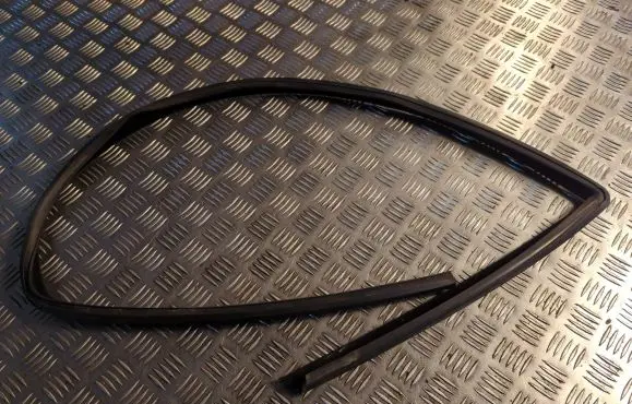 Mercedes-Benz C W203 Rubber seal front coupe door 
