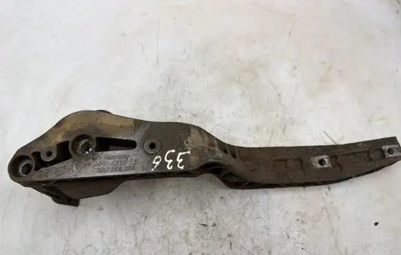 Audi A4 S4 B5 8D Rear differential/diff mount bracket 8D0599289