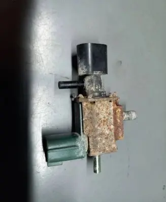Mazda 6 Valve vacuum K5T46590