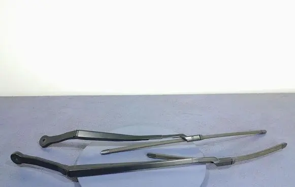 BMW X3 E83 Front wiper blade arm 7399009