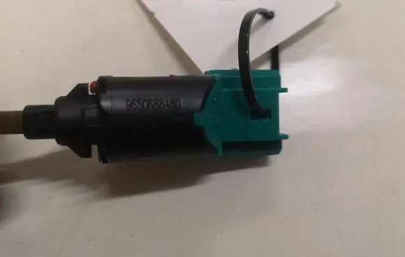 Peugeot 407 Brake pedal sensor switch 9650688480