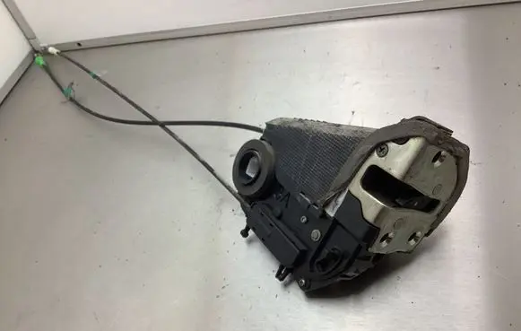 Toyota Yaris Rear door lock 