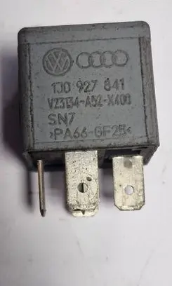 Volkswagen Touareg I Other relay 1J0927841 2334523408 PA66GF25