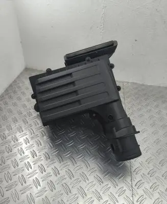Air filter box