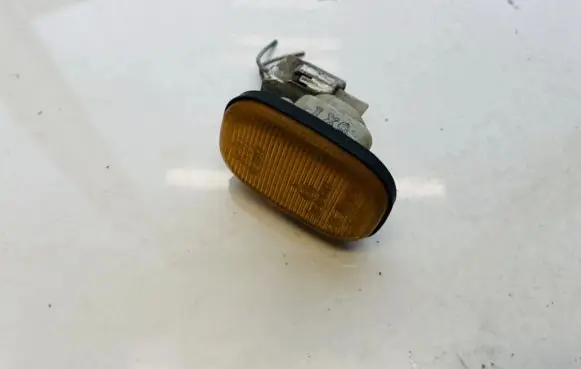 Toyota Avensis Verso Front fender indicator light 6r019461