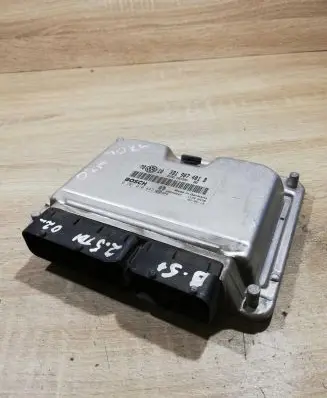 Volkswagen PASSAT B5.5 Engine control unit/module ECU 3b1907401b 0281010447