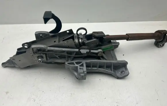 Volvo C30 Steering wheel axle 511361H 05743335