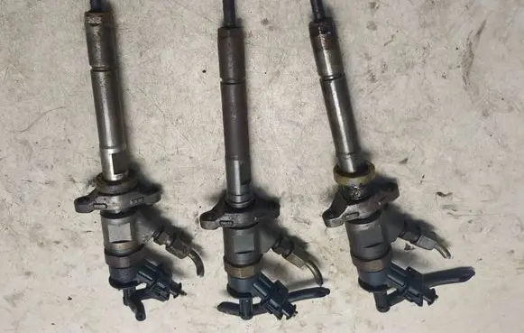Fuel injectors set