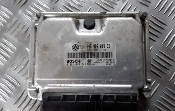 Skoda Fabia Mk2 (5J) Engine control unit/module 045906019CD 0281012749 1039S20397