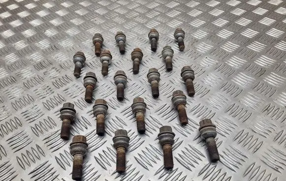 Audi Q7 4L Nuts/bolts 