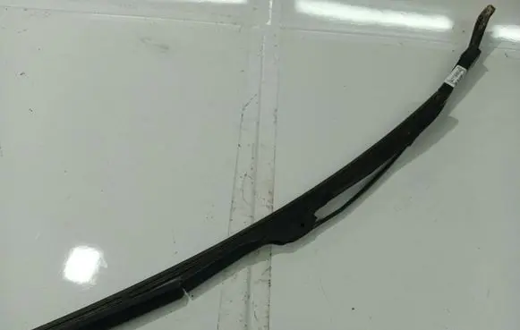 Opel Zafira A Front wiper blade arm 90582558