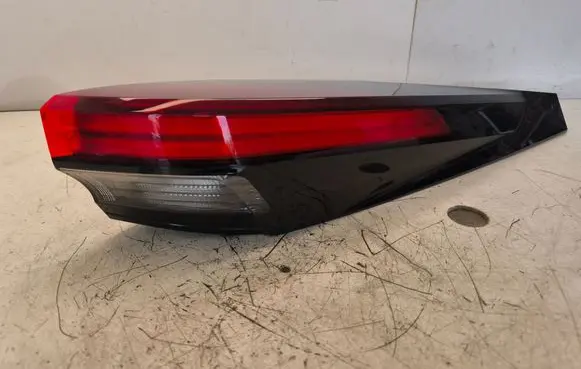 Toyota C-HR II Rear/tail lights 81550F4200