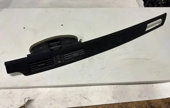 BMW 5 E60 E61 Dashboard glove box trim 7129233 528506
