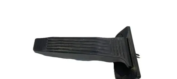 Accelerator throttle pedal
