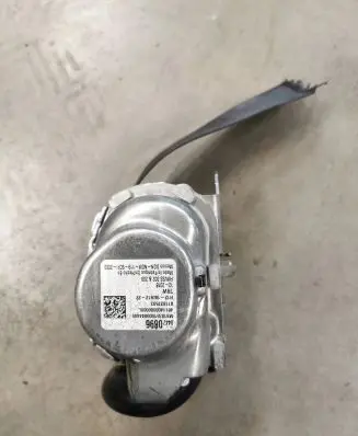 Chevrolet Corvette C7 Front seatbelt 84470896
