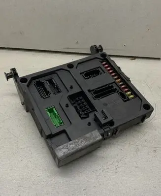 Ford Galaxy Fuse module 7M0971882A PX0418130 XM2114A212AA