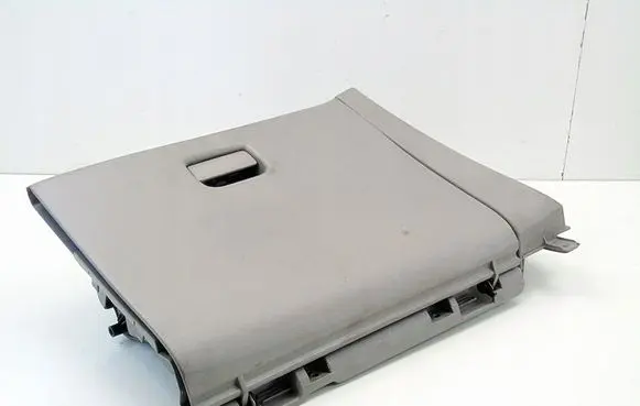 Nissan Almera Tino Glove box