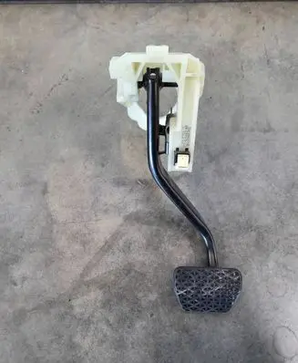 BMW 4 F32 F33 Brake pedal 6860647