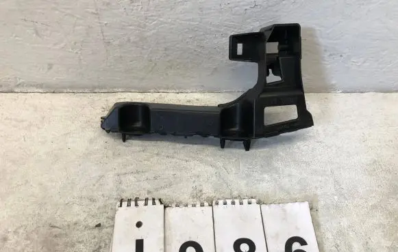 Citroen C3 Picasso Front bumper mounting bracket 7416L7