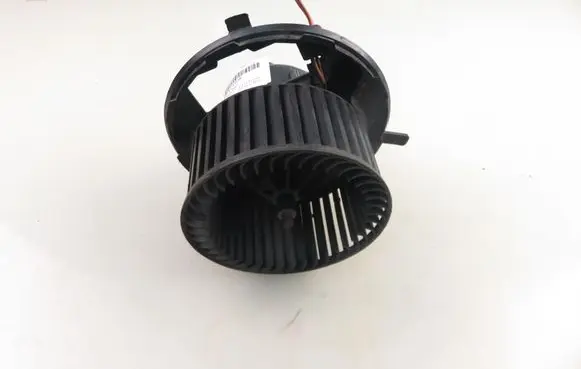 Volkswagen Jetta VI Heater fan/blower 1K1820015M 35987694C