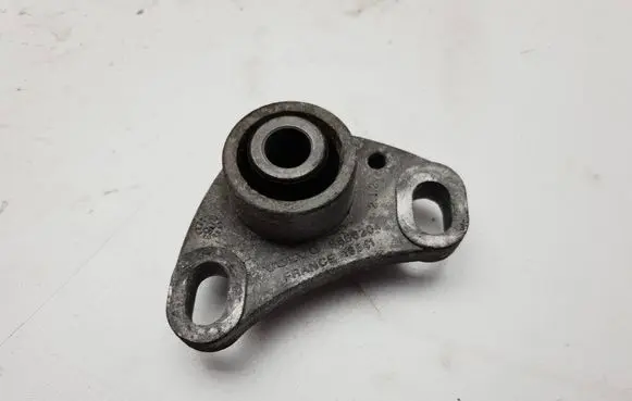 Volvo XC90 Engine mount bracket 8666204 13541