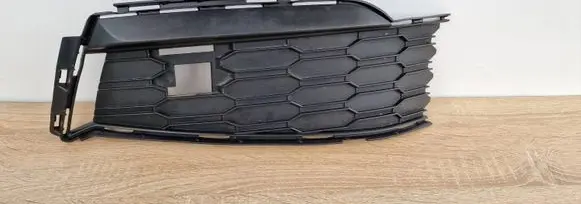Skoda Kamiq Front bumper lower grill 658807368