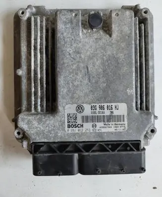 Volkswagen Golf V Engine control unit/module 03G906016HJ 0281012253
