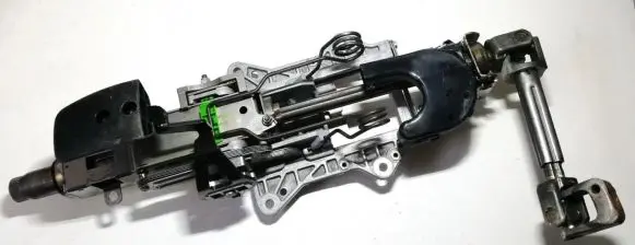 Volkswagen Golf V Steering wheel axle 1k2419502r 01681580