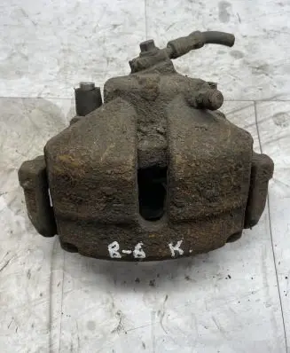 Volkswagen PASSAT B6 Front brake caliper