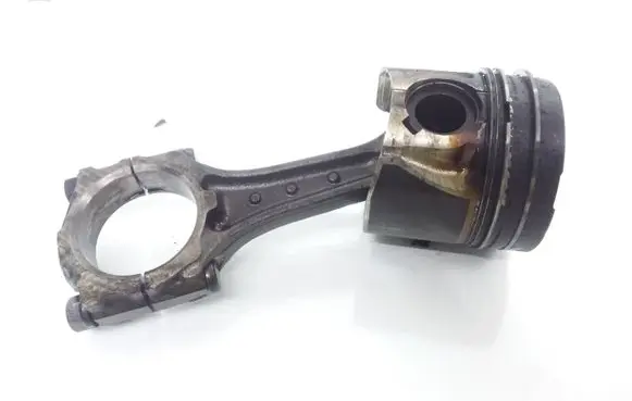 Opel Astra H Piston with connecting rod