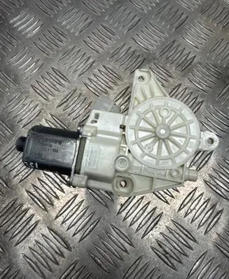 Mercedes-Benz E W212 Front door window regulator motor A2129066702 C33723100