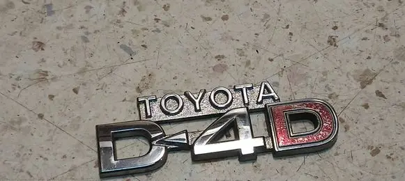 Toyota Yaris Verso Fender model badge letters 032611