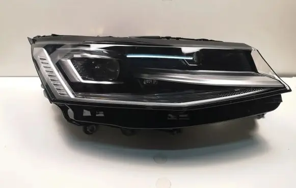 Volkswagen Transporter - Caravelle T7 Headlight/headlamp 7T1941082A
