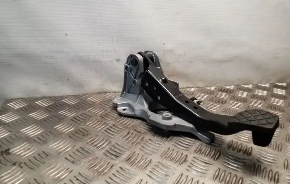 Volkswagen PASSAT CC Brake pedal 3C2721057G