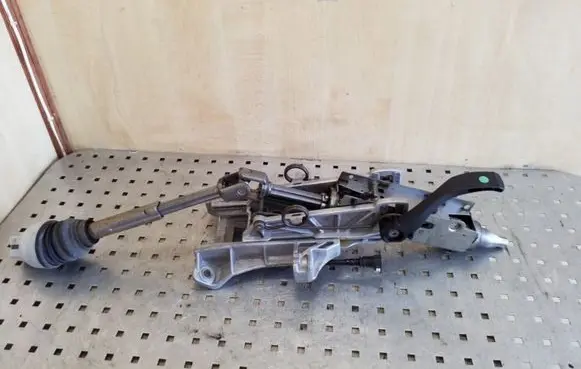 Ford Focus Steering wheel axle 665681001