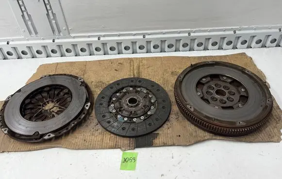 Volkswagen Transporter - Caravelle T5 Clutch set kit 070141031E