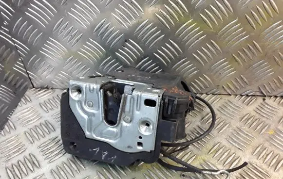 Mercedes-Benz SLK R171 Front door lock 1717201635 A1717201635