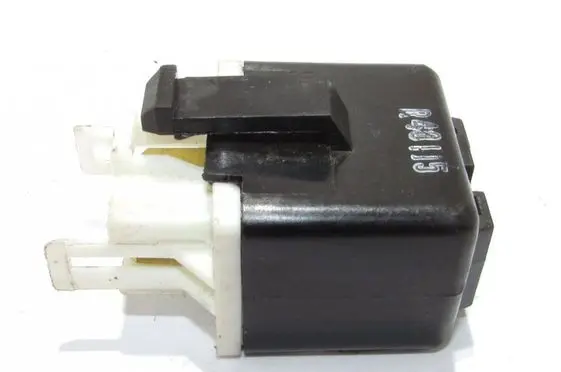 KIA Carens I Other relay 0K01267740