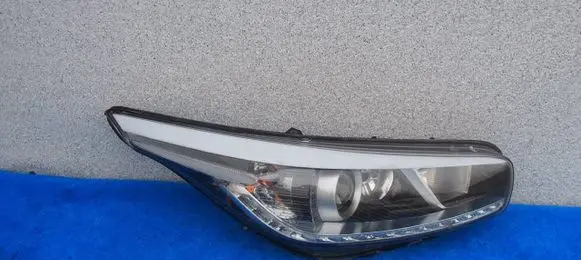 KIA Pro Cee'd III Headlight/headlamp 92102A2350
