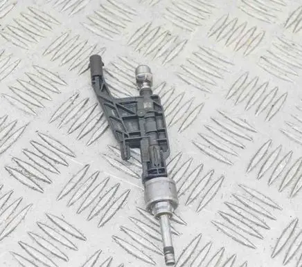BMW X5 G05 Fuel injector 0261500437 8656548
