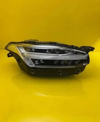 Volvo XC90 Headlight/headlamp 31446688