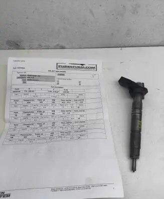 Mercedes-Benz C W204 Fuel injector A6420701187 0445116 120123