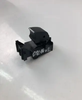 Toyota C-HR I Electric window control switch 193354