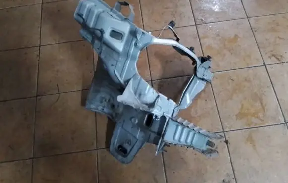 Opel Zafira B Headlight/headlamp mounting bracket