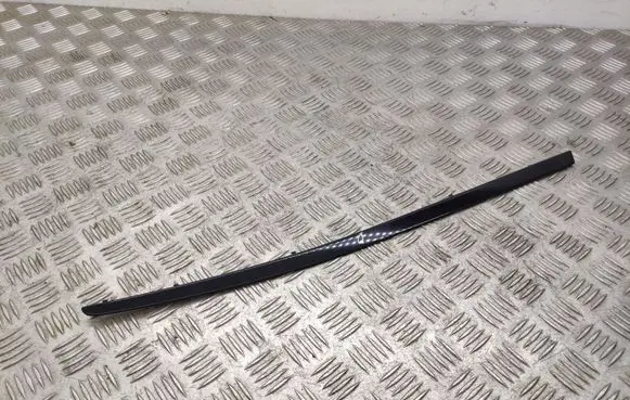 Peugeot 308 Rear side glass trim 