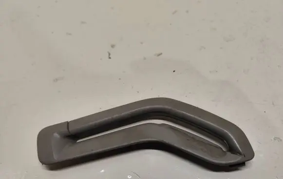 Volvo XC90 Seat belt trim Rh1882