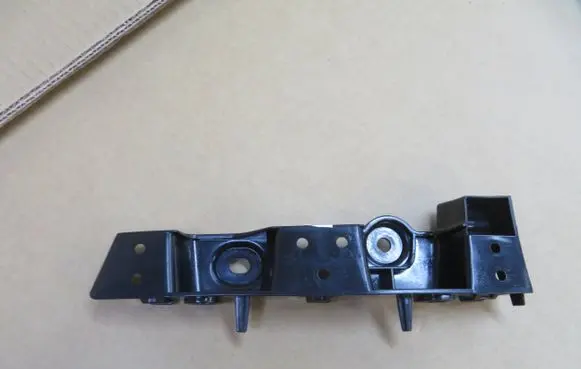 Renault Express Front bumper mounting bracket 622224650R