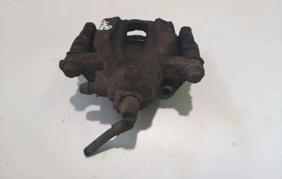 Honda CR-V Rear brake caliper
